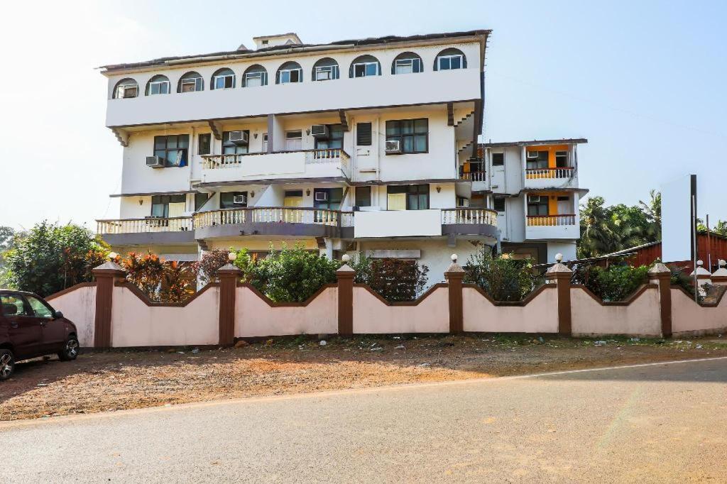 Hotel Priti International Mapusa Zewnętrze zdjęcie